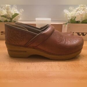 Dansko Professional Clogs Floral-Embossed Brown Leather Womens Size EU 41